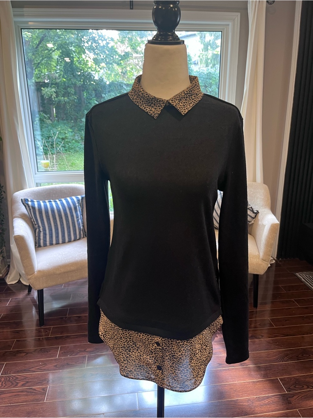 Suzy Shier Black Long-Sleeve Top with Leopard Collar and Hem